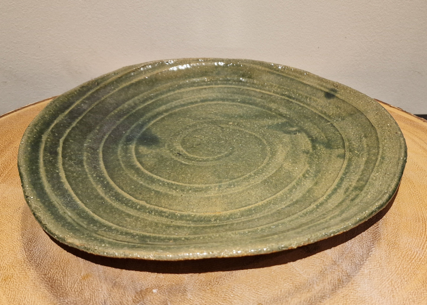 Green serving plate