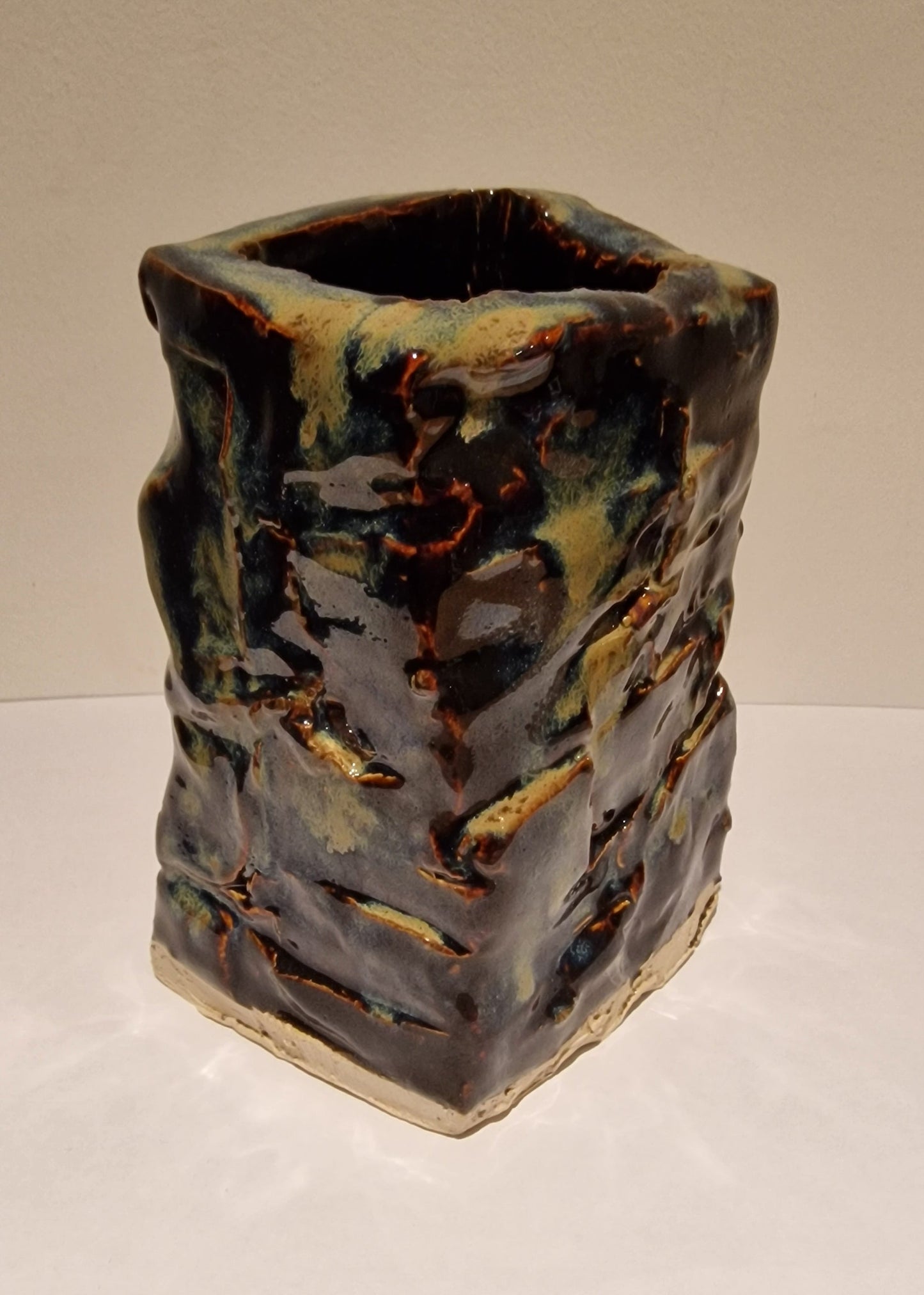 Small kurinuki vase