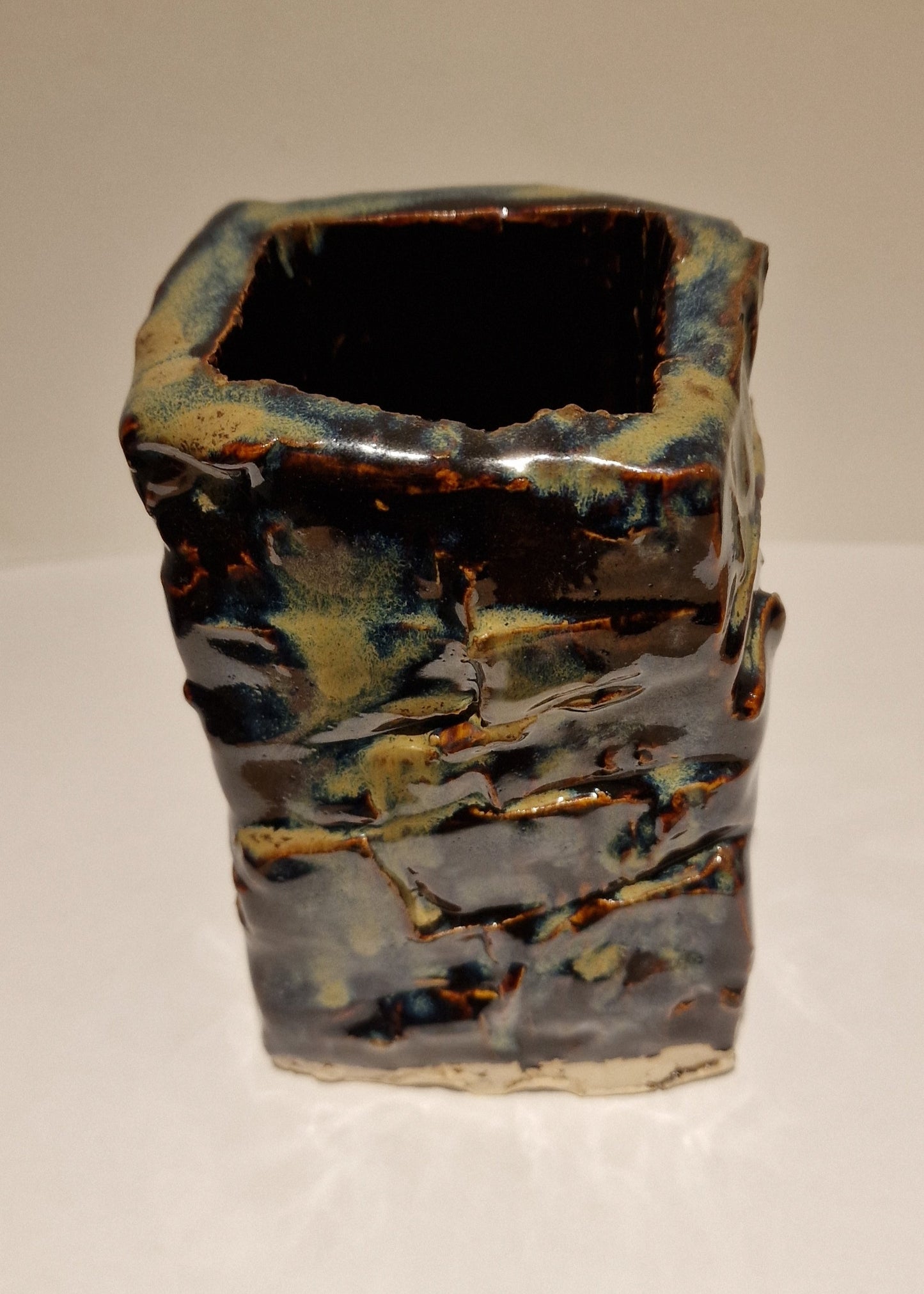 Small kurinuki vase