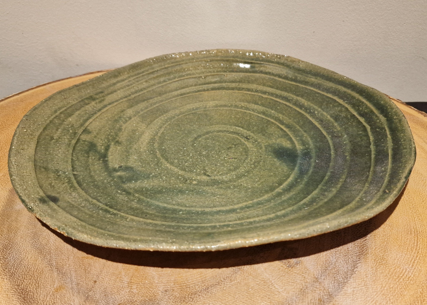 Green serving plate